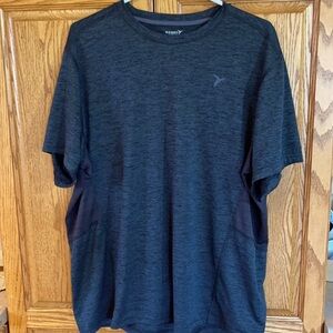 Charcoal grey Old Navy t-shirt size XL🥰🔥🔥